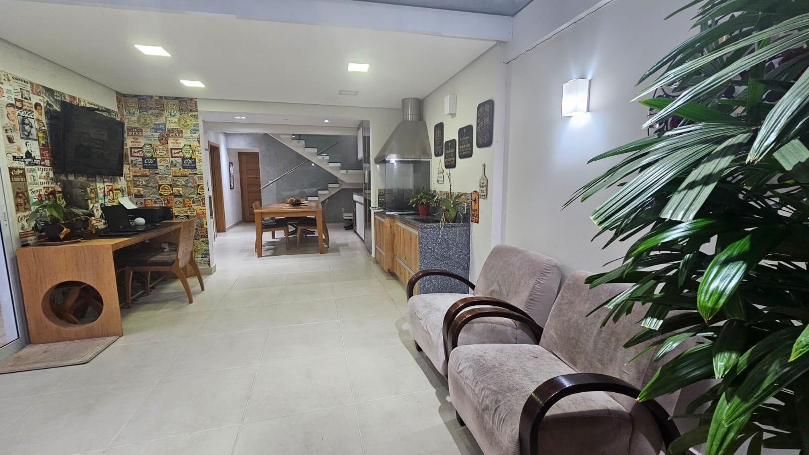 Casa a Venda em Condomínio No Medeiros - 3 quartos sendo 1 suíte com 2 vagas - R$ 1.100.000,00